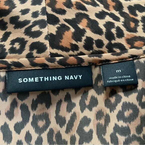 SOMETHING Navy leopard print silky button up blouse. Size M - Picture 5 of 8